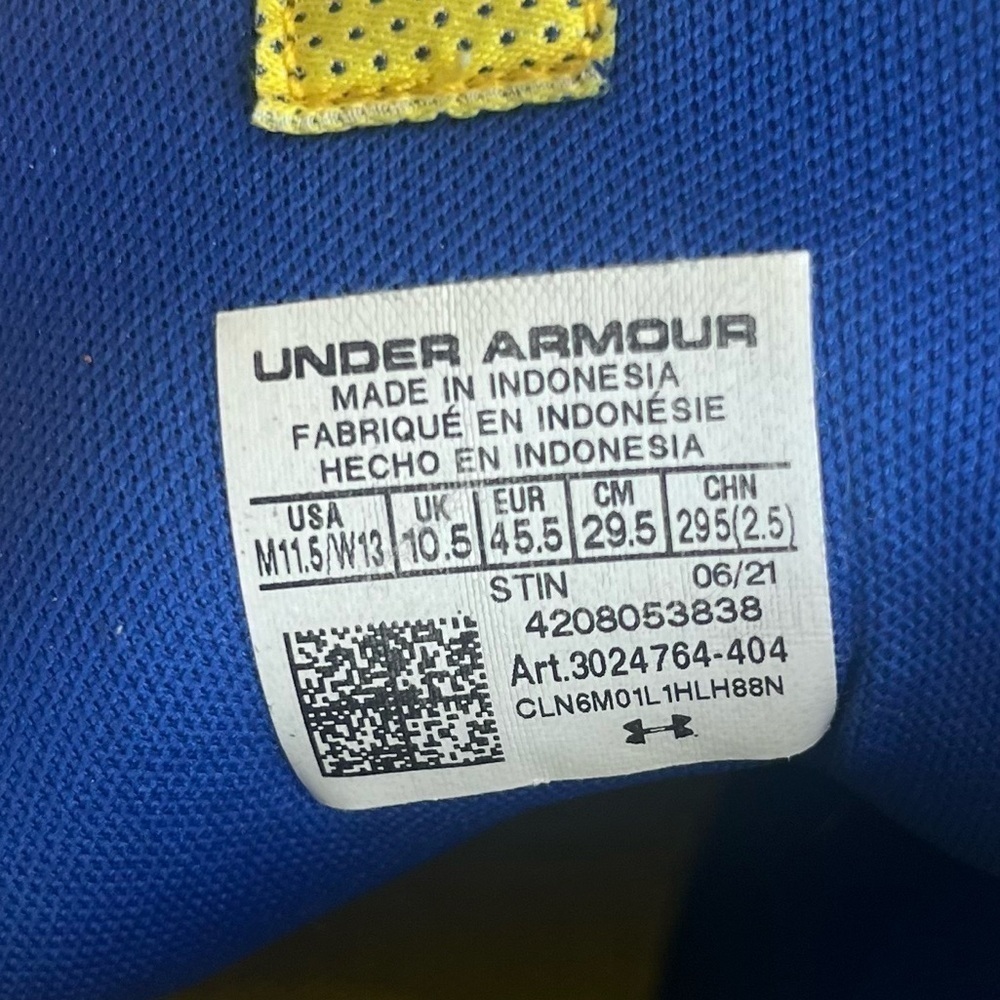 Curry Under Armour Mids Basketball Shoes - Picture 8 of 9